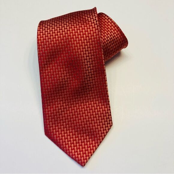 Tommy Bahama Silk Neck Tie Red Shiny Pineapples Hawaii Tropical Designer 58 Inch - Picture 1 of 8